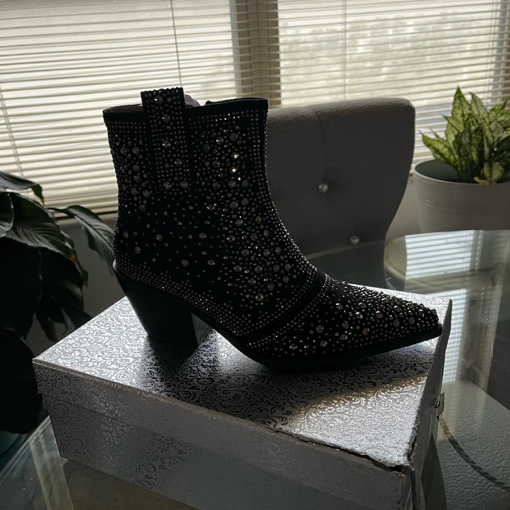 Ladies holiday boots